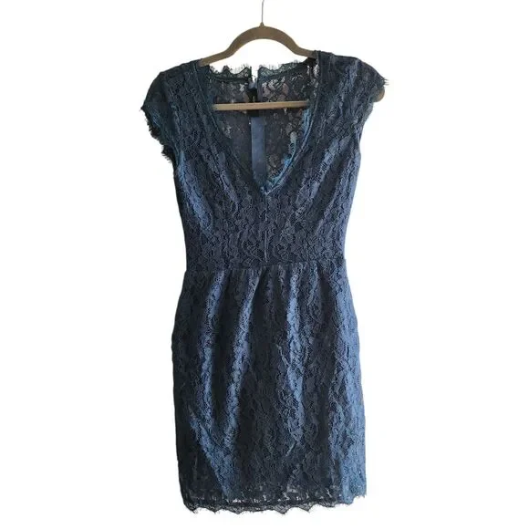 chinese dress ladies Aritzia babaton maroon 'tobias' lace dress, size 4 (sale: was $58)